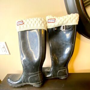 Hunter waterproof rain winter boots with removable sock leg warmer, size size 8